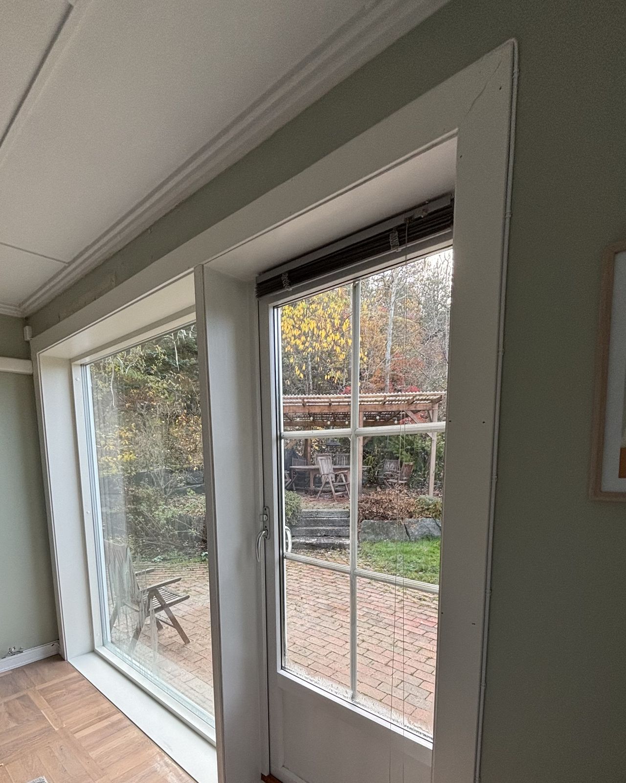 Stort glassparti og verandadør, ferdig montert